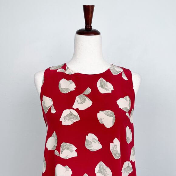 Theory Zabetha Crimson Limonta Button-Back Silk Shell Top - Picture 5 of 9